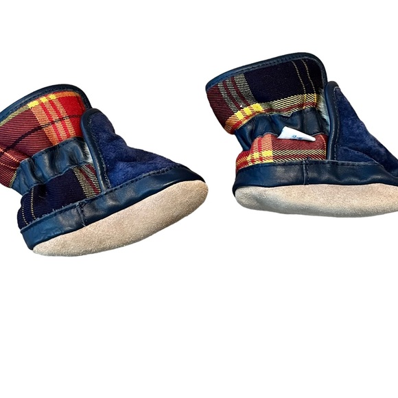 Fur lined Flannel and Suede Robeez crib shoe booties - Picture 7 of 8
